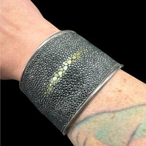 Vintage Sterling Silver Shagreen Black Stingray Cuff Bracelet 93 grams